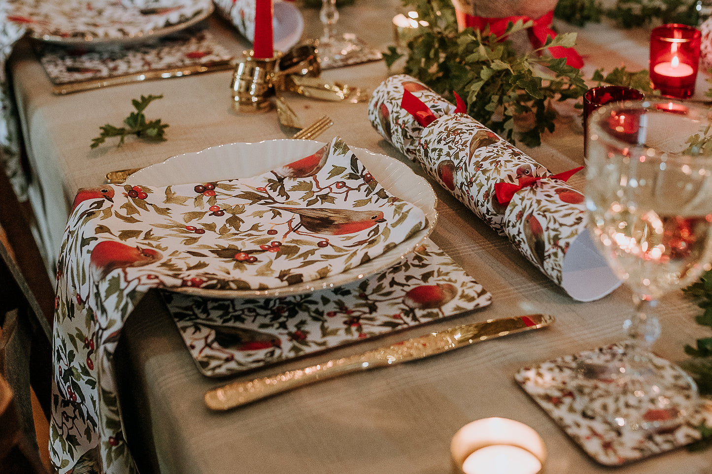robin catering christmas crackers