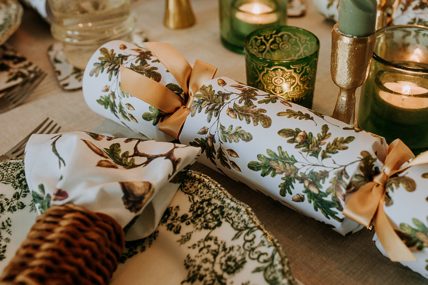 catering oak luxury christmas crackers