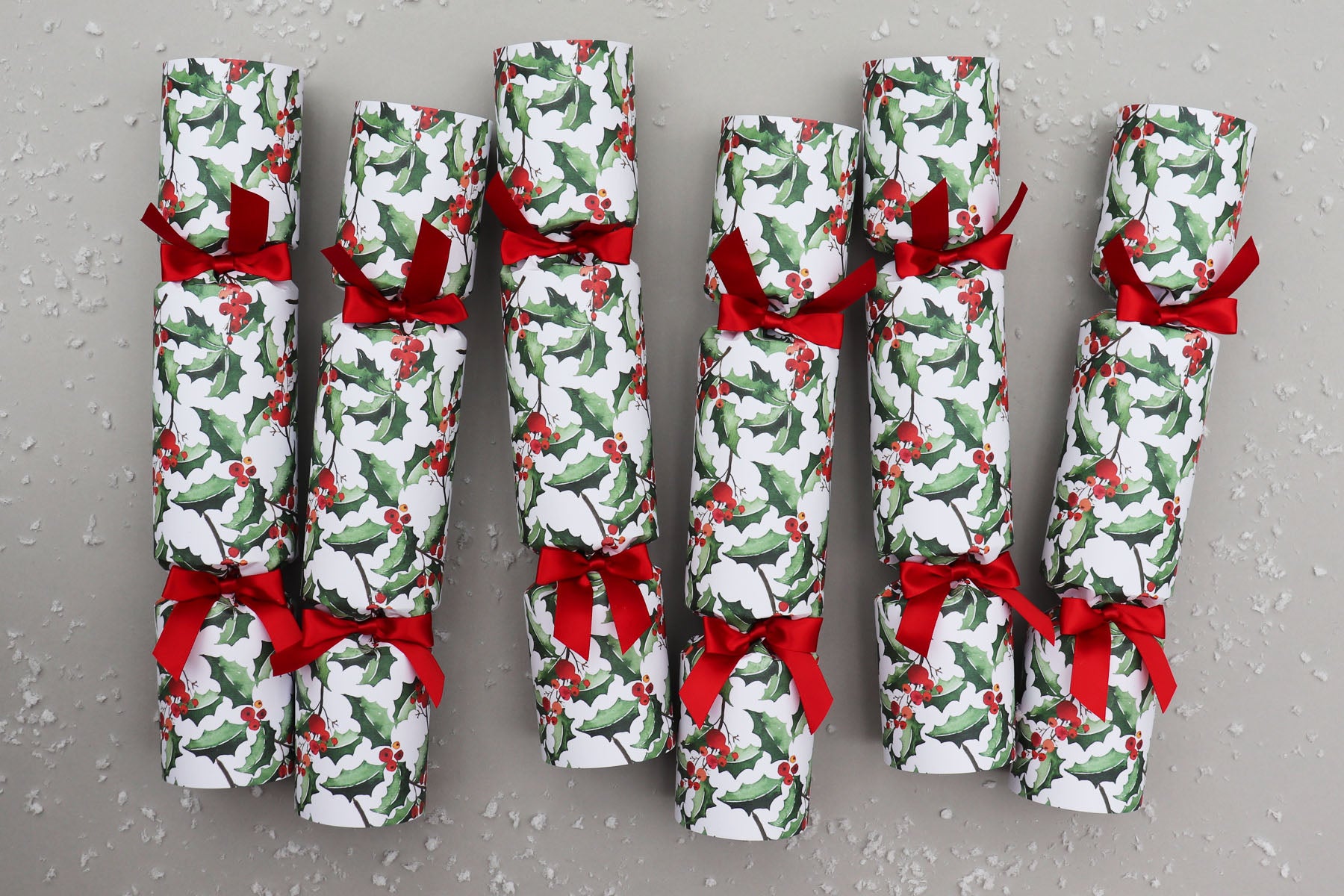 luxury holly christmas crackers 